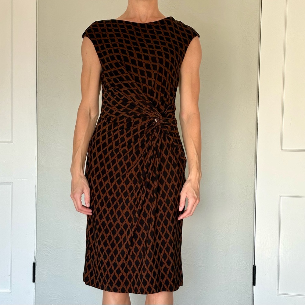 Cinched waist, geometric pattern, sleeveless dress